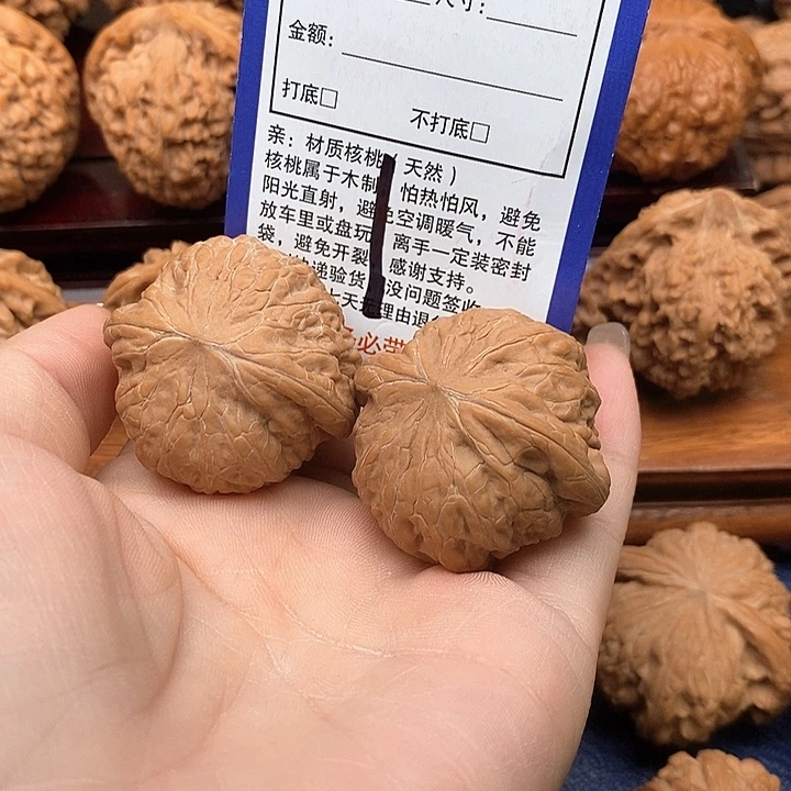 桃核吊坠铁锤狮子头38