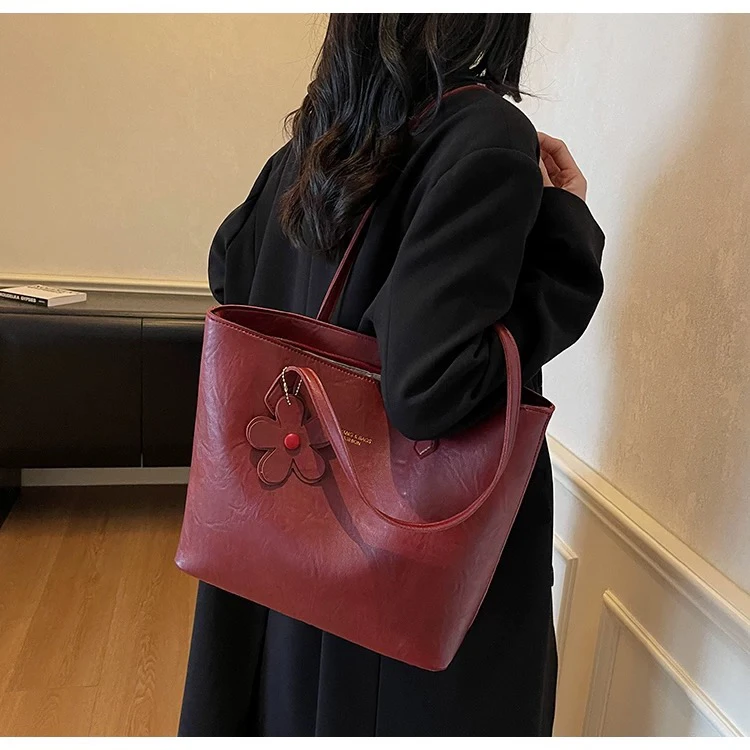 红色结婚新娘包婚包女2025秋冬高级感大容量通勤单肩托特包伴娘包