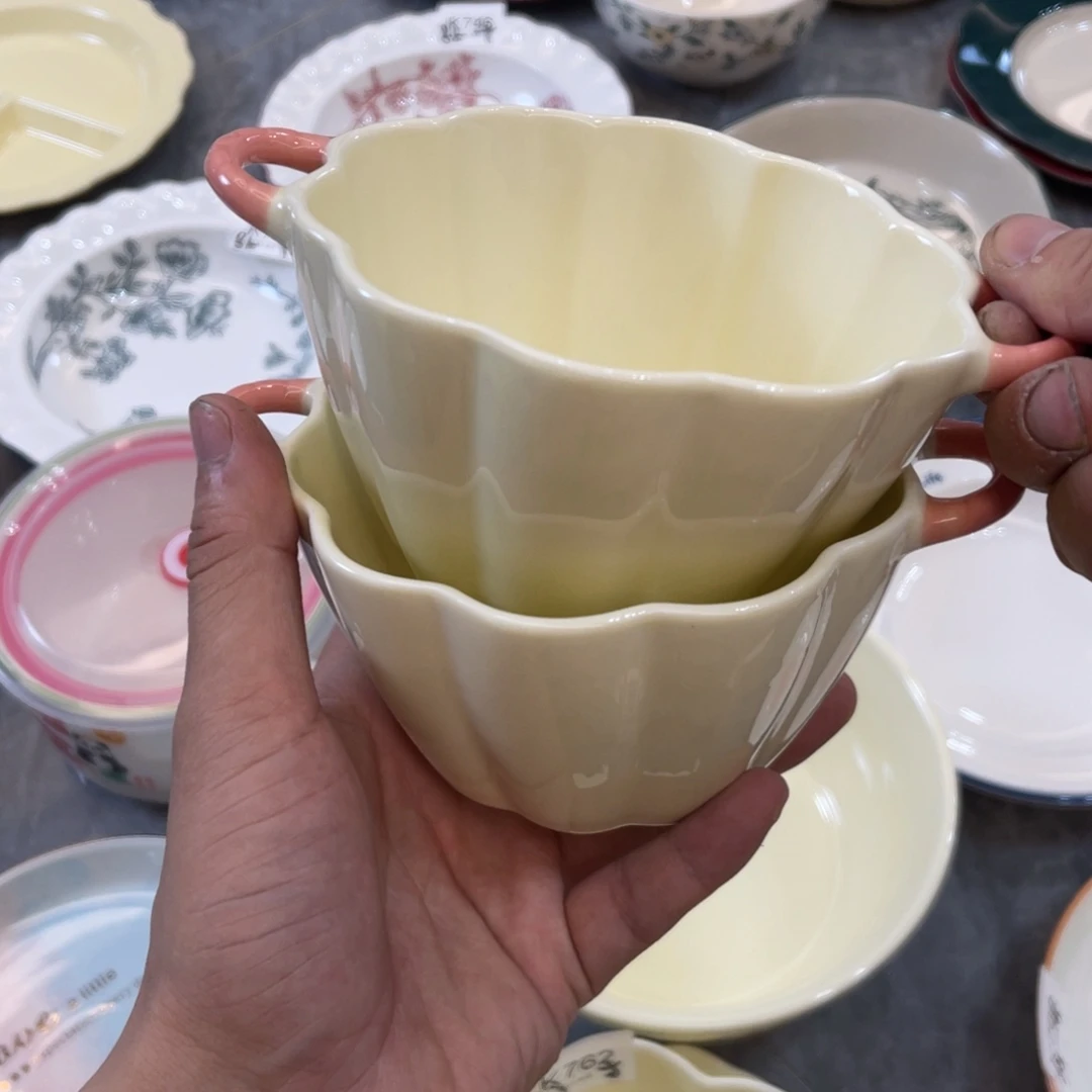 陶瓷微瑕餐具介意勿拍，满18飞！