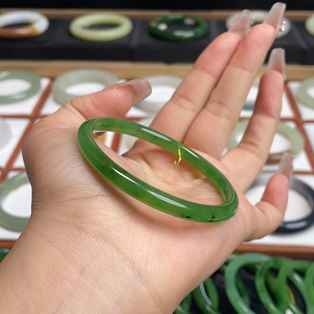 和田玉未镶嵌手镯冰阳绿！54