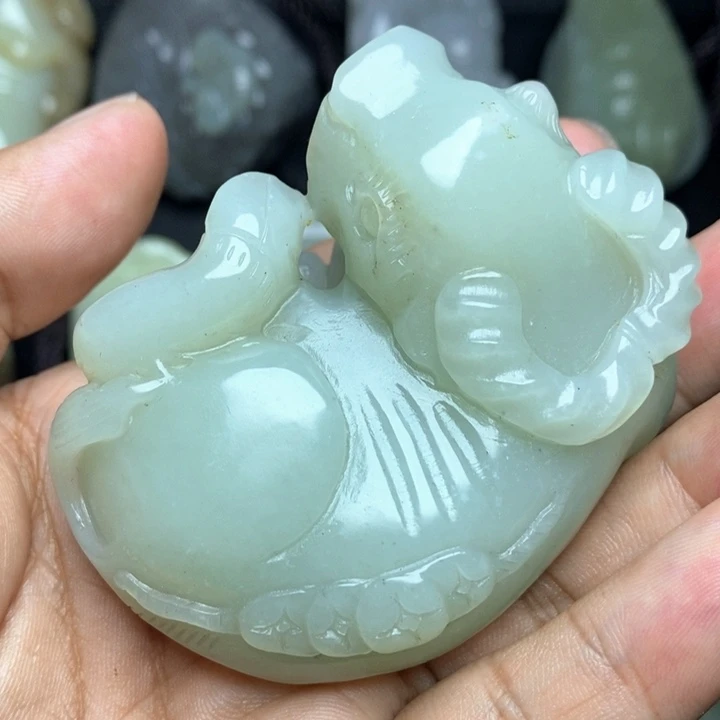 颈饰未镶嵌和田玉