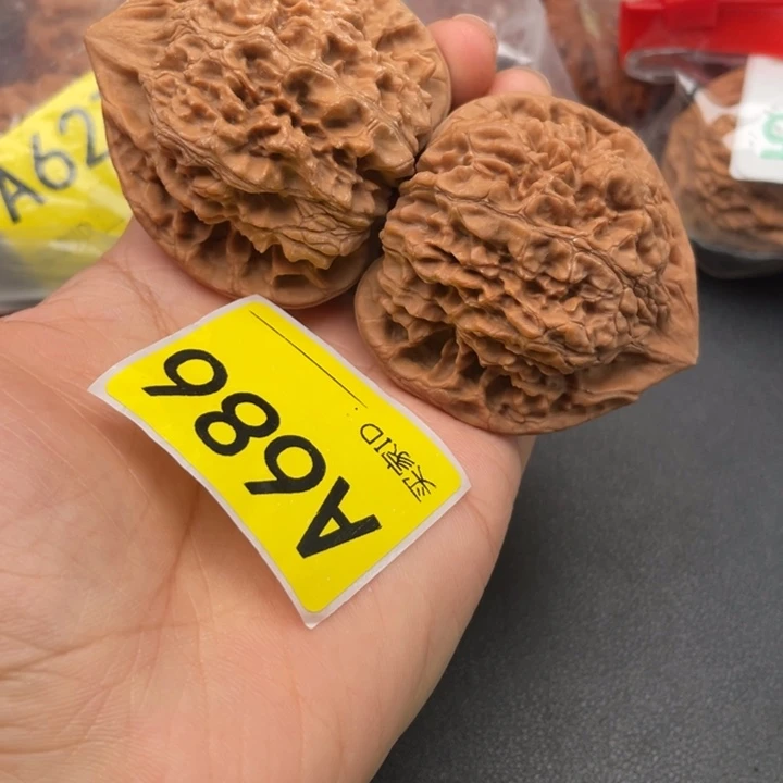 文玩核桃吊坠核桃