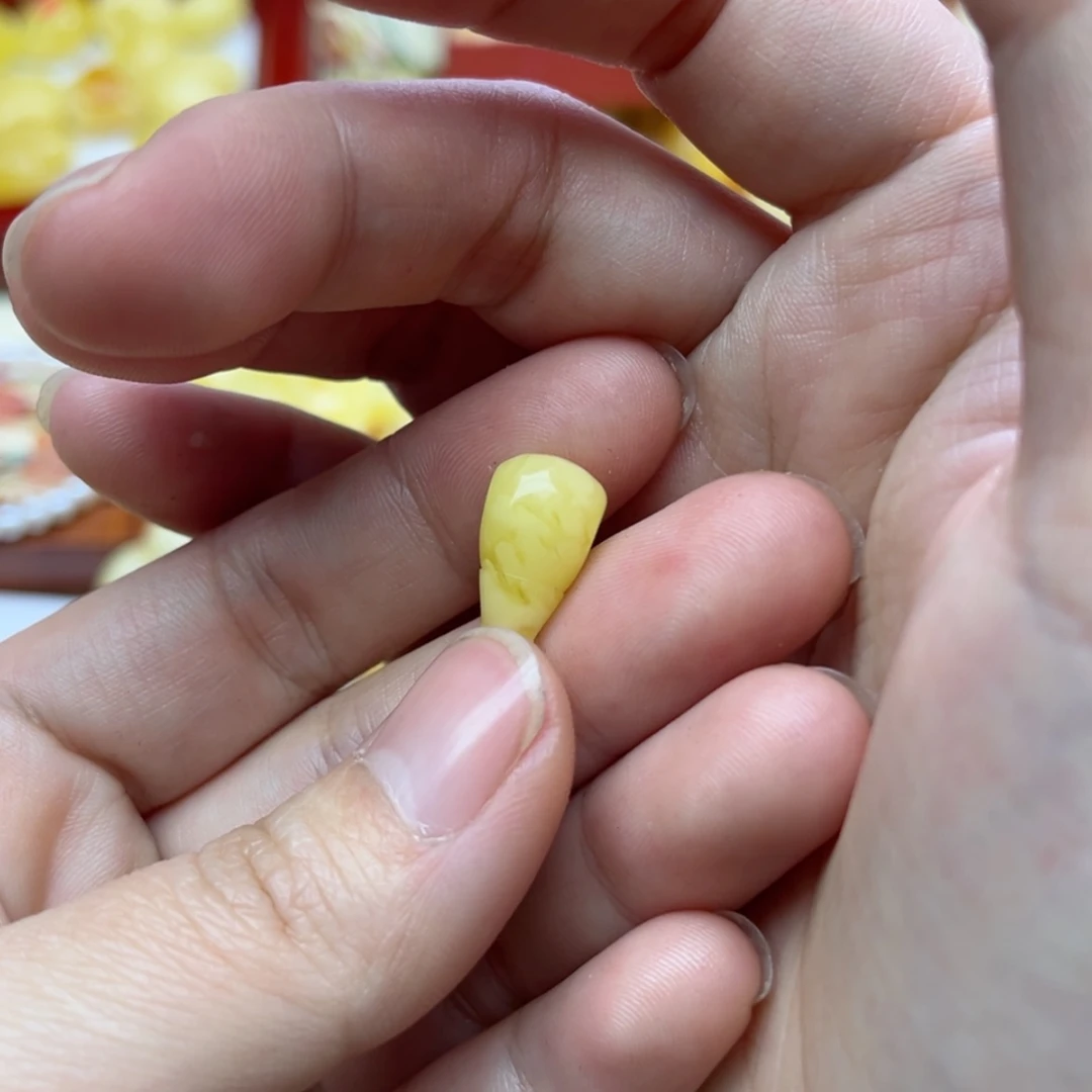 【闪购商品】蜜蜡裸石未镶嵌配饰