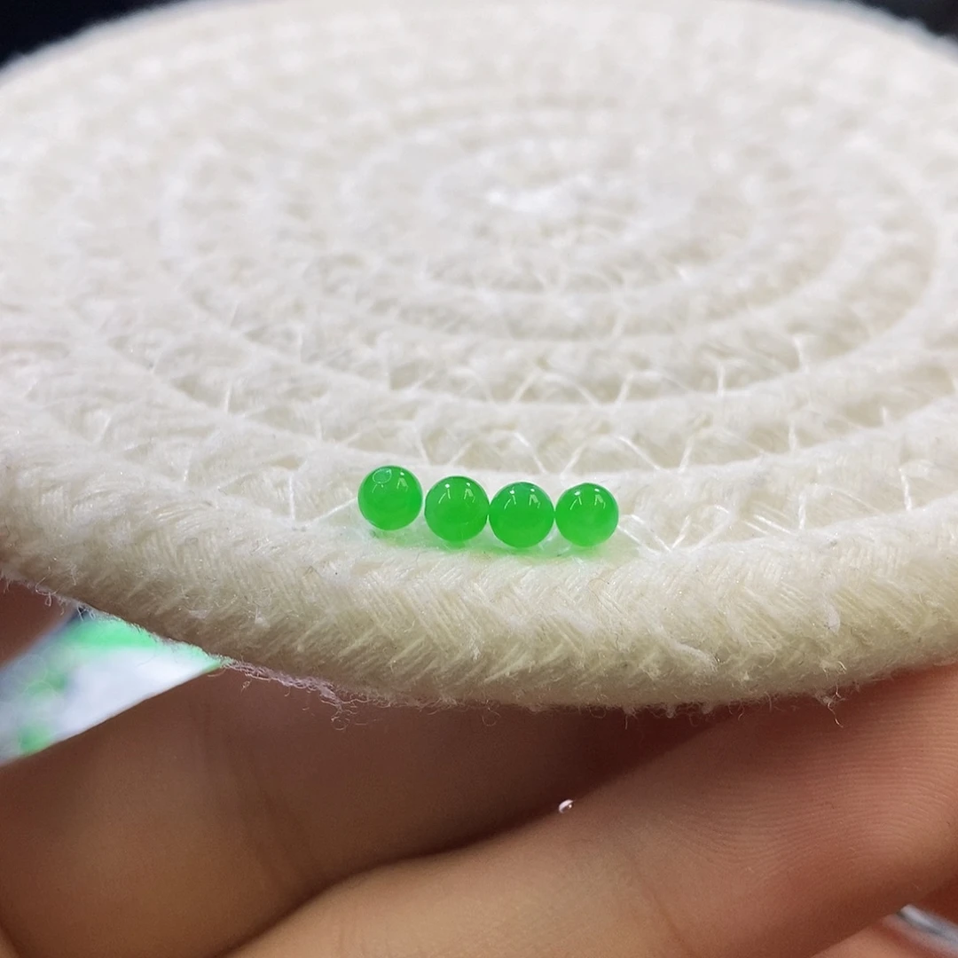 翡翠未镶嵌颈饰团购买断，多样性发其一，卡3.7mm