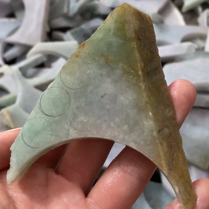 翡翠裸石越****浪翡翠边角料