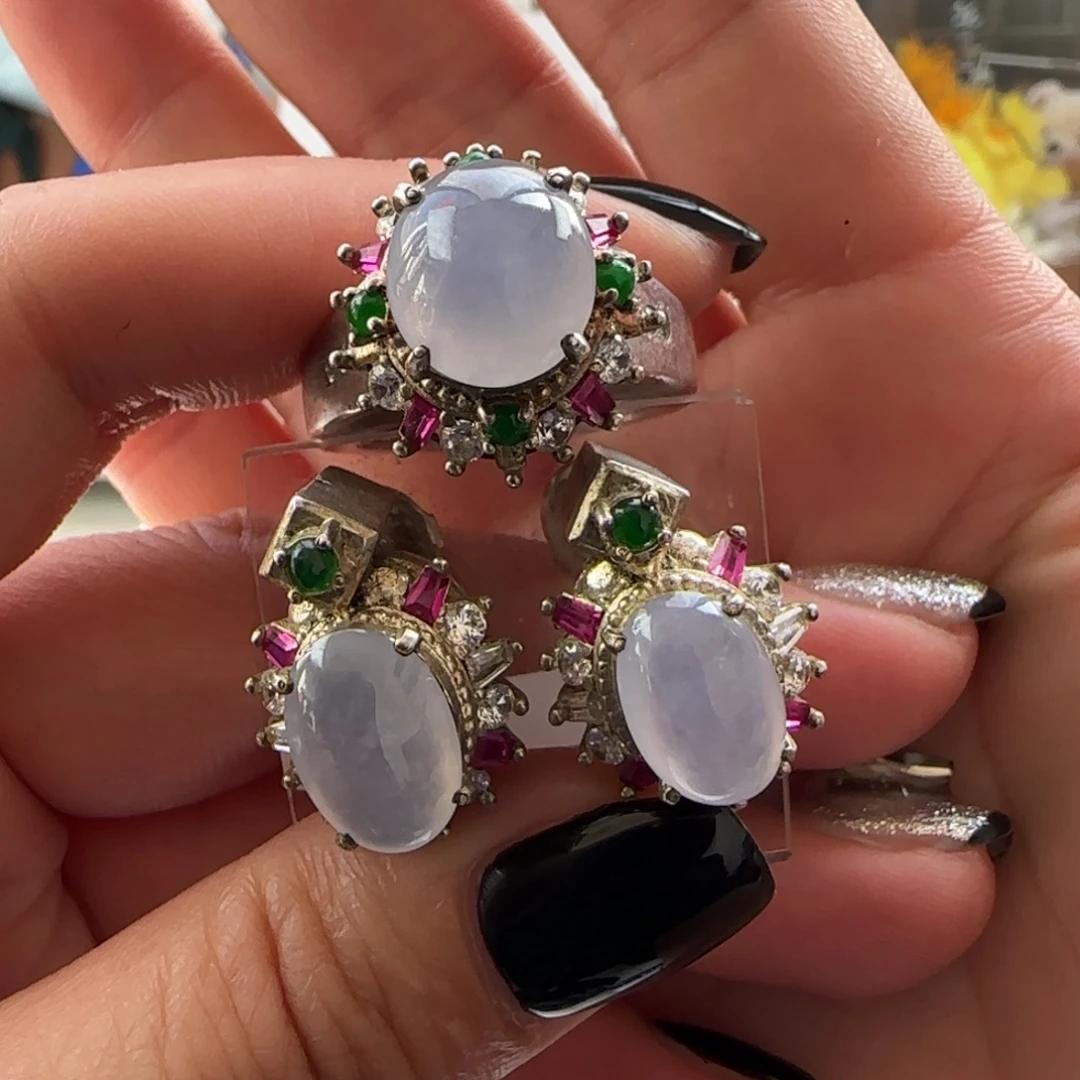 翡翠未镶嵌戒指需二次