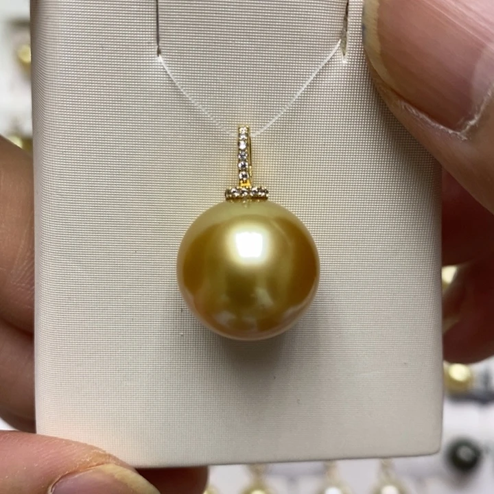 18K金镶嵌海水珍珠金珠吊坠