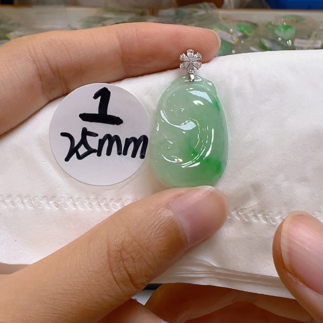 吊坠(不含链)18K金镶嵌翡翠