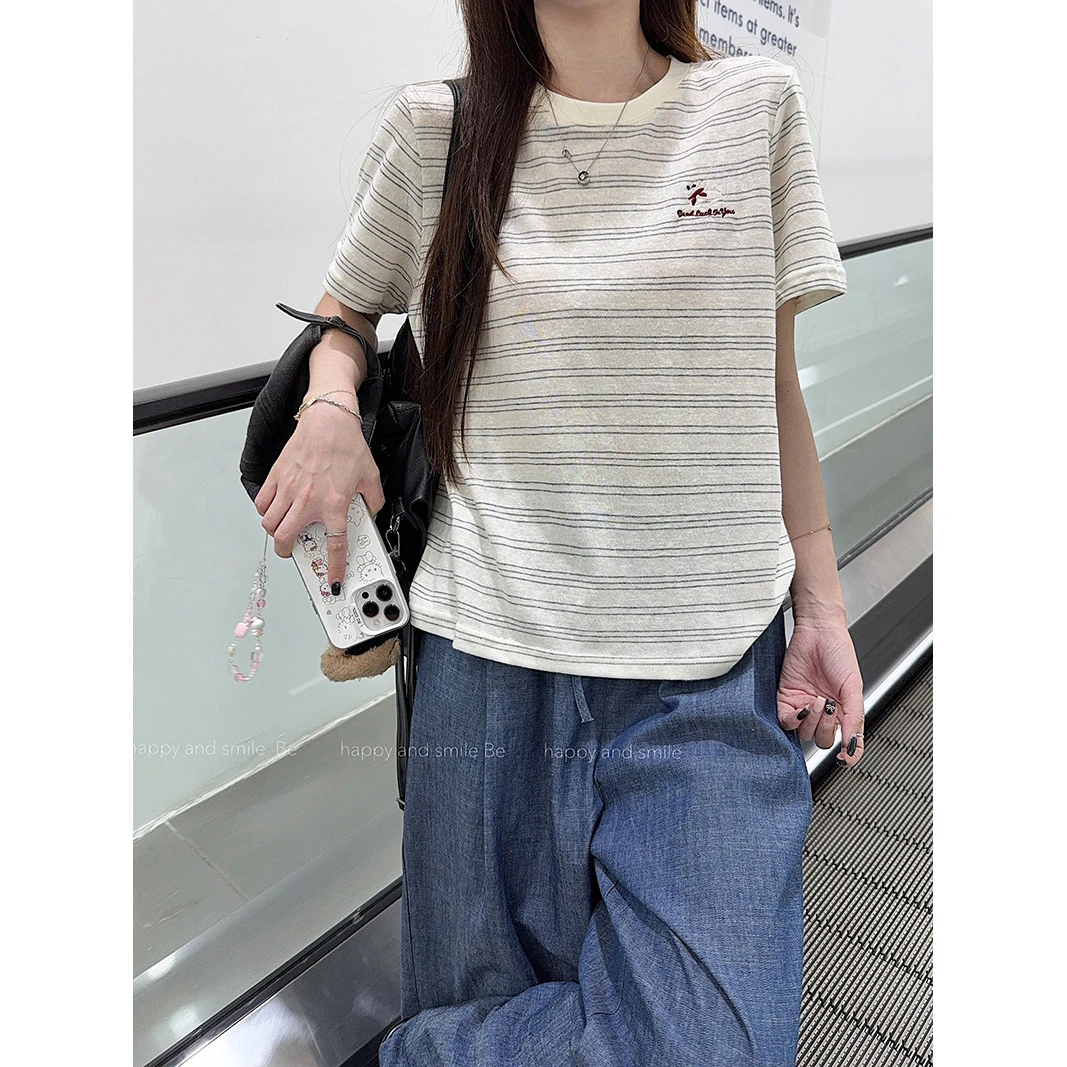 韩版盐系条纹刺绣短袖T恤夏季超火新款清冷轻熟通勤圆领女上衣潮