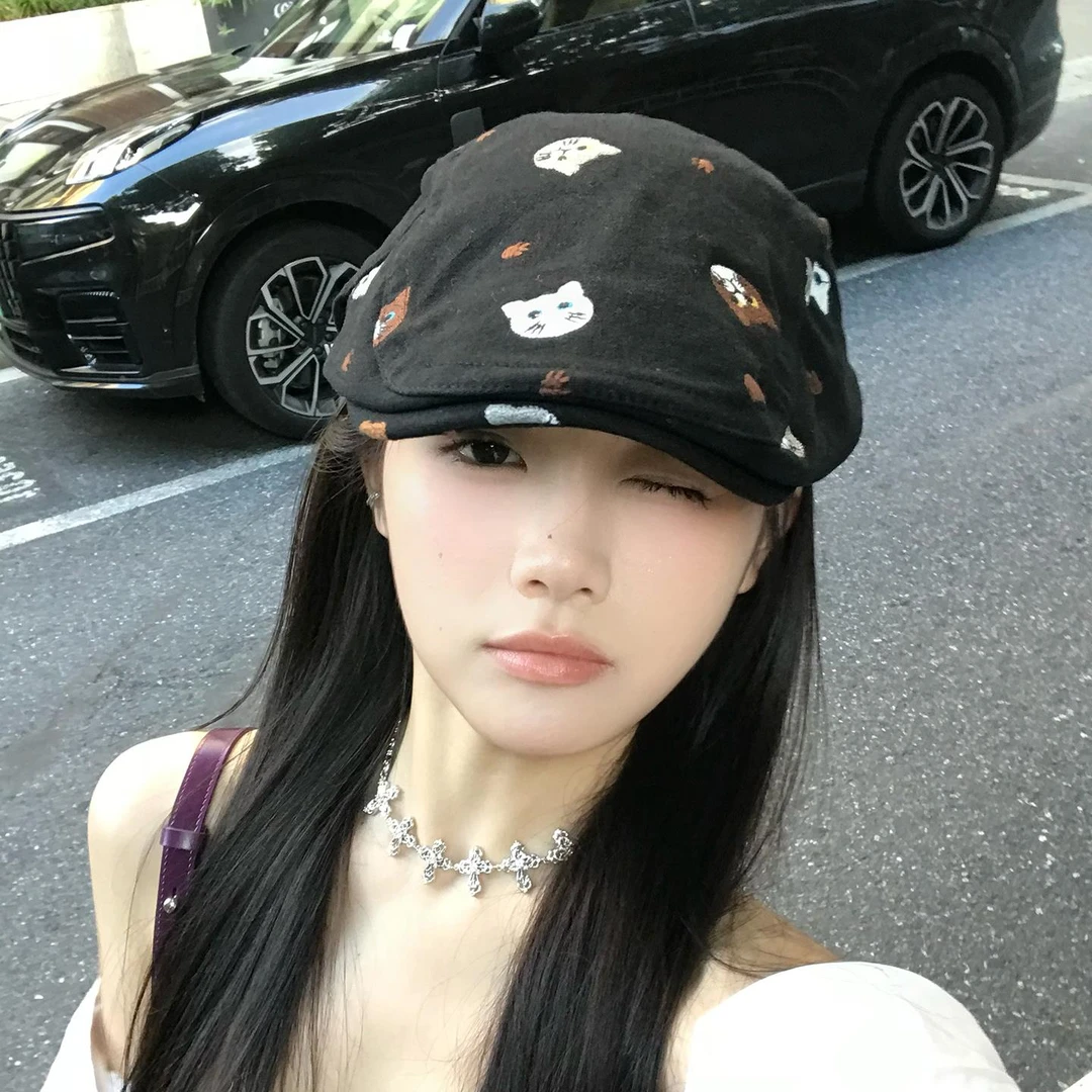 日系原宿可爱小猫刺绣前进帽女秋季新款覆古工装贝雷帽小众鸭嘴帽