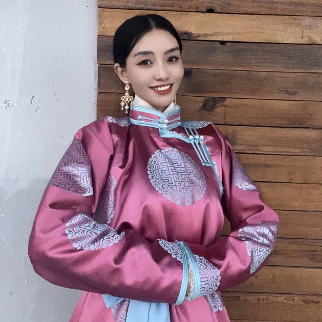 【丝棱锆】新款粉色蓝边传统蒙古袍毛毛里民族服装大气高级感
