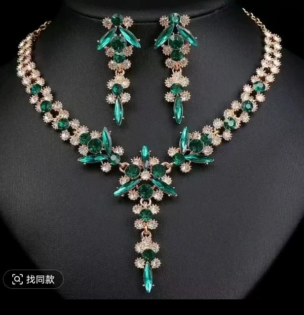 饰品绿影仙踪绮丽时尚绿叶