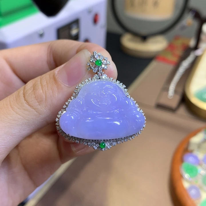 翡翠18K金镶嵌颈饰翡翠