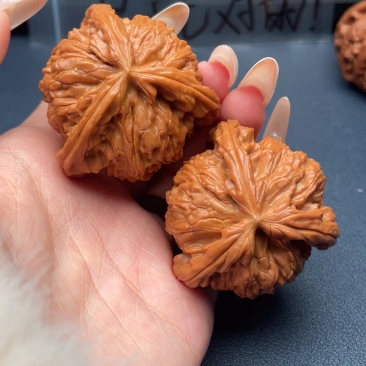 赵****吊坠文玩核桃白狮子