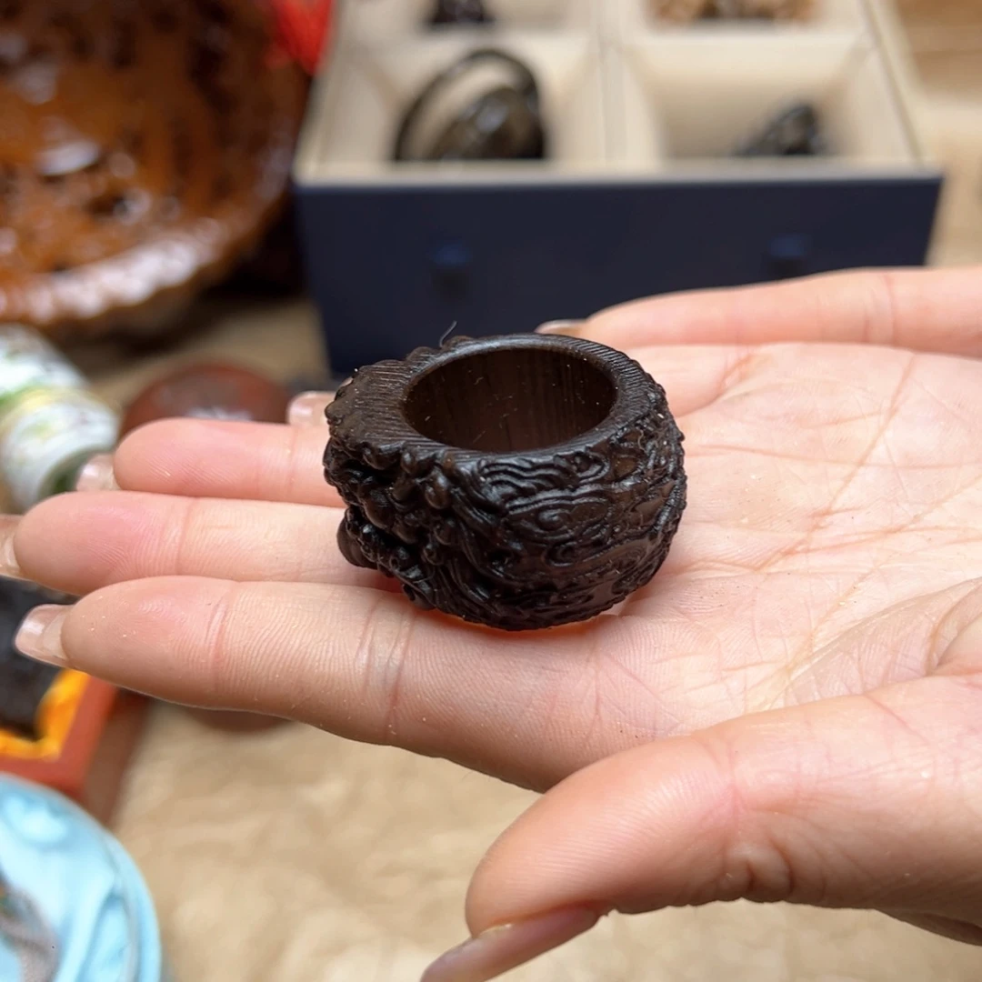 大叶紫檀（黑酸枝木类）