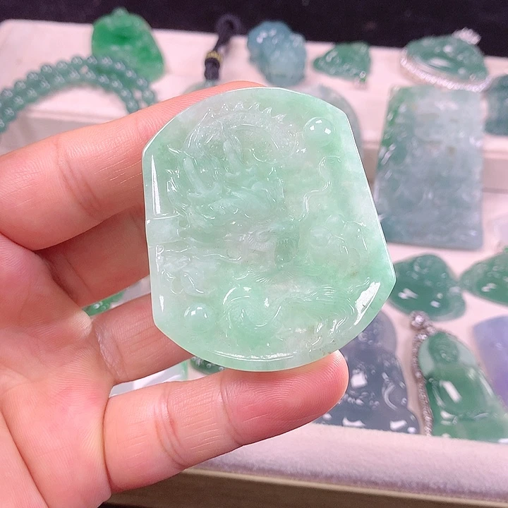 翡翠未镶嵌颈饰翡翠