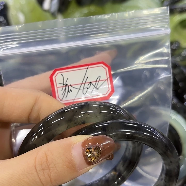 狐***啊蛇纹石玉未镶嵌岫玉手镯