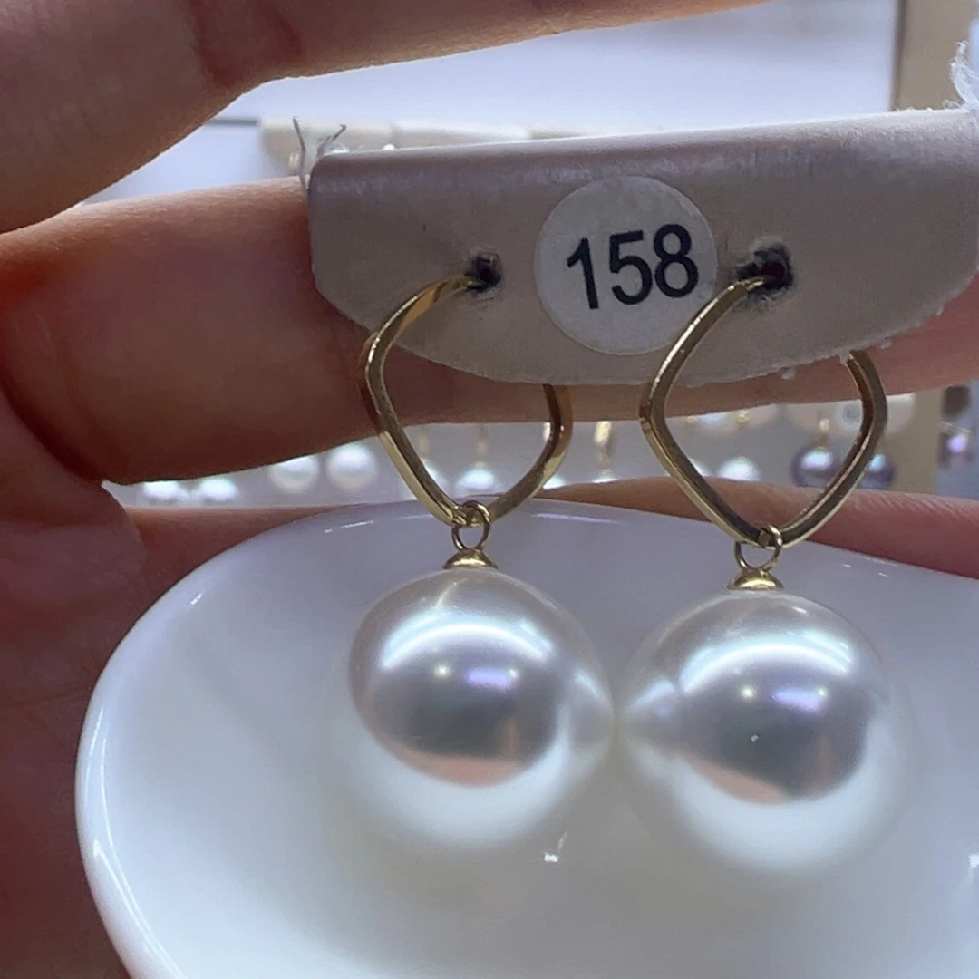 18K金镶嵌淡水珍珠耳饰