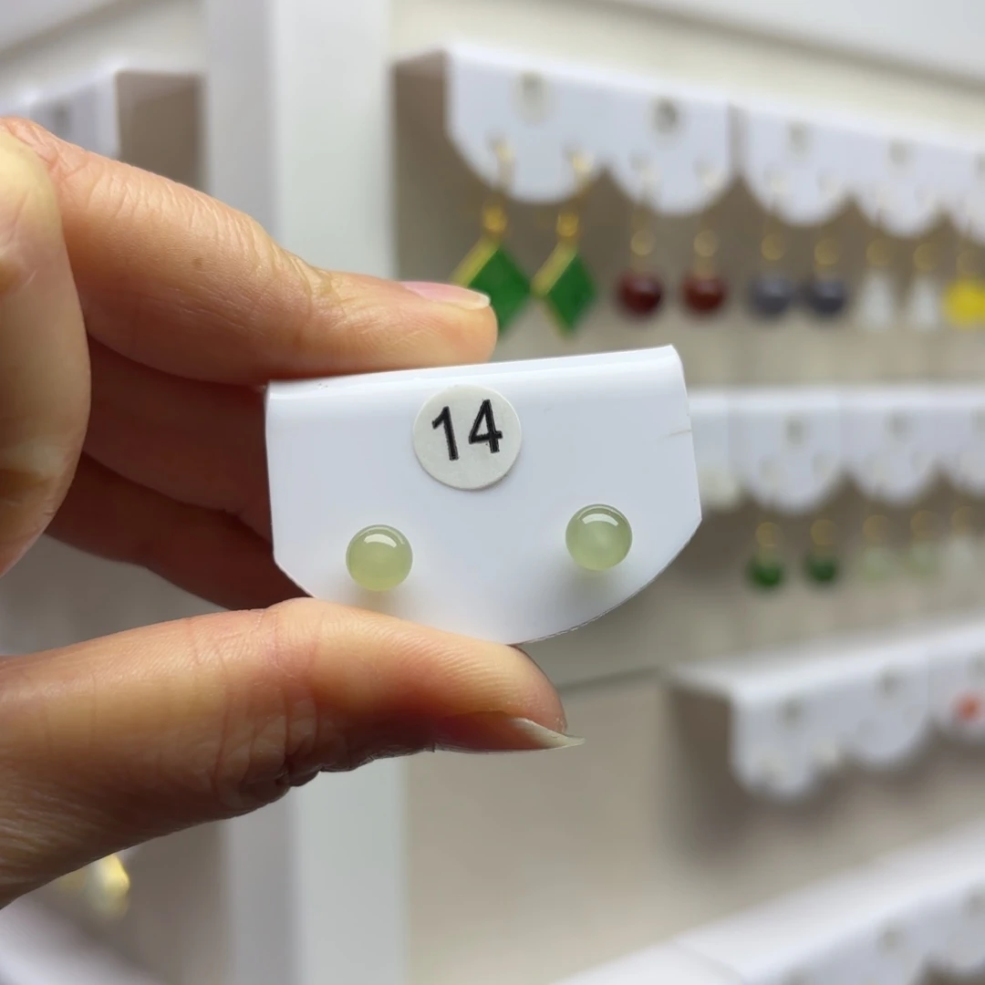 和田玉18K金镶嵌耳饰