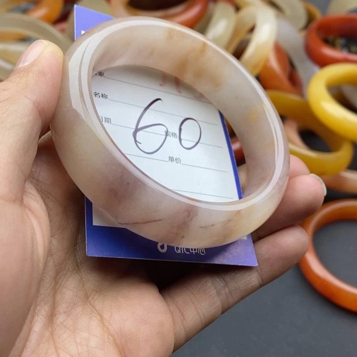 未镶嵌手镯石英质玉