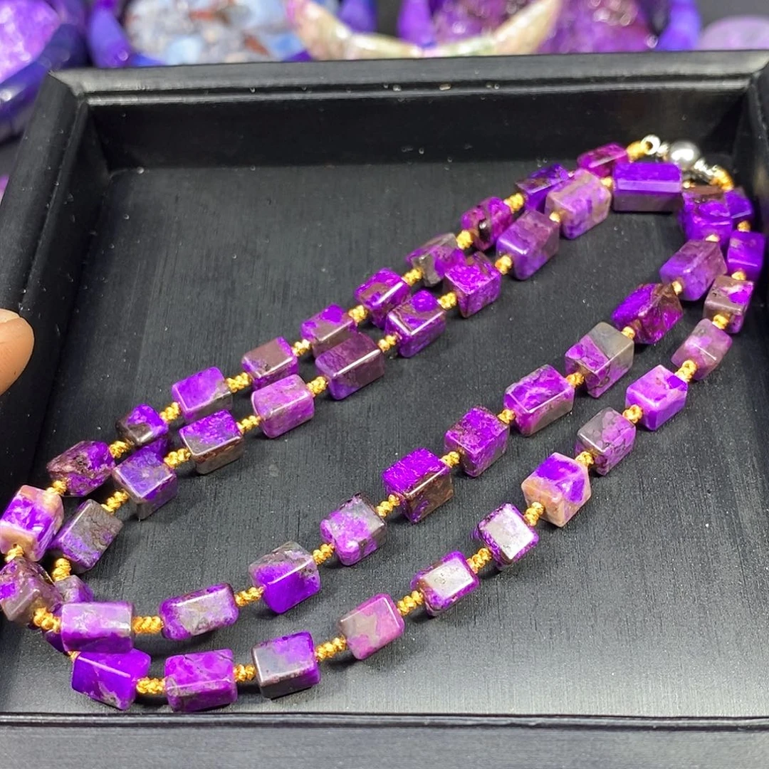 苏纪石（舒俱来）未镶嵌南非舒俱来桃红紫方糖项链