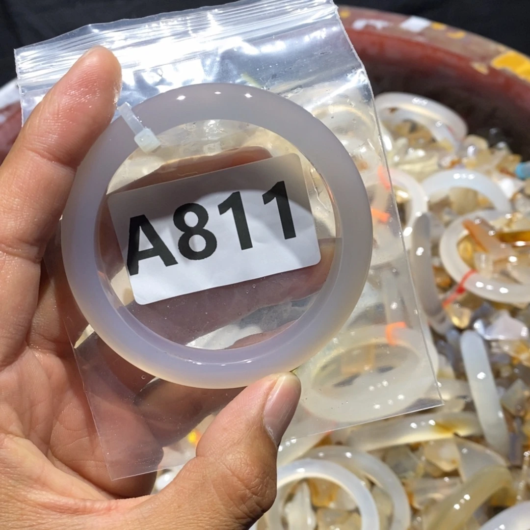 橙***哇玛瑙/玉髓未镶嵌手镯