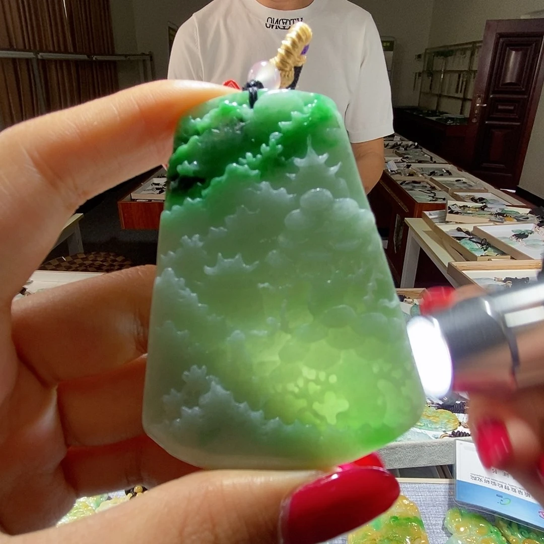 翡翠未镶嵌颈饰翡翠