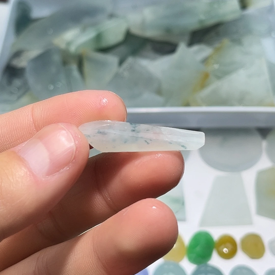 翡翠未镶嵌颈饰7544