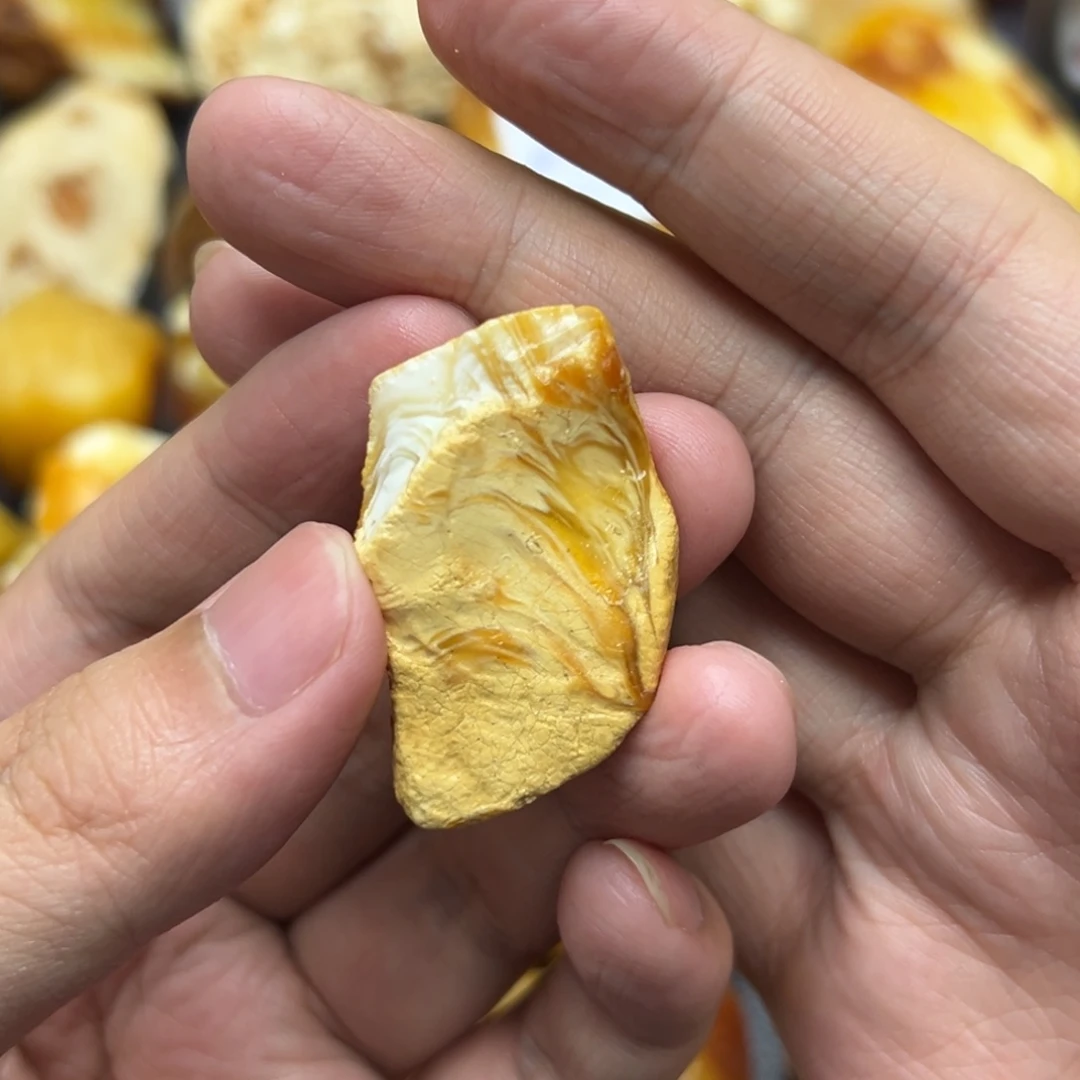 定制琥珀未镶嵌蜜蜡