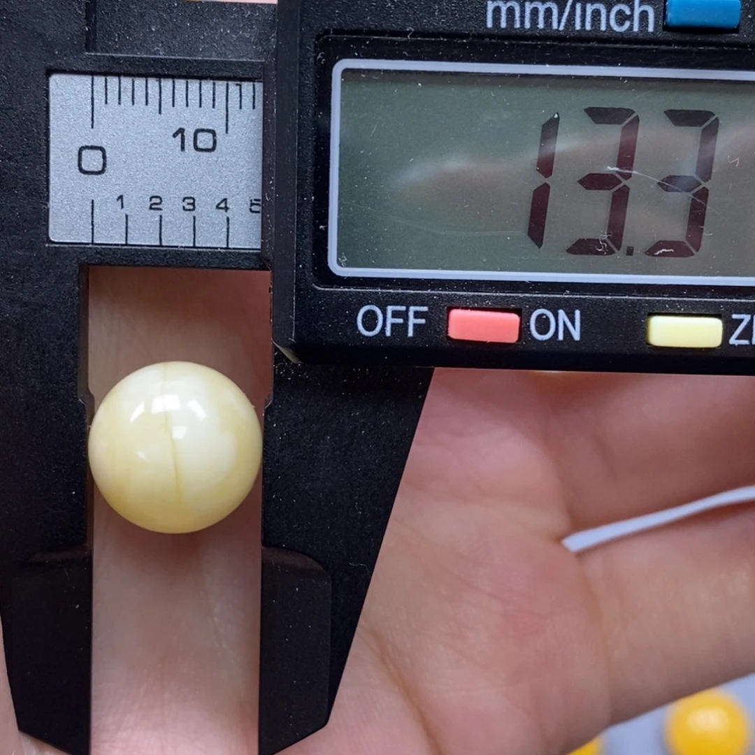 未镶嵌琥珀裸石纯天然