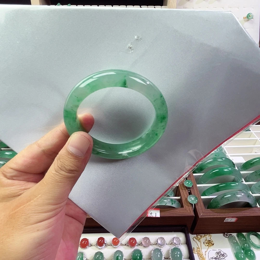 石英质玉未镶嵌手镯57