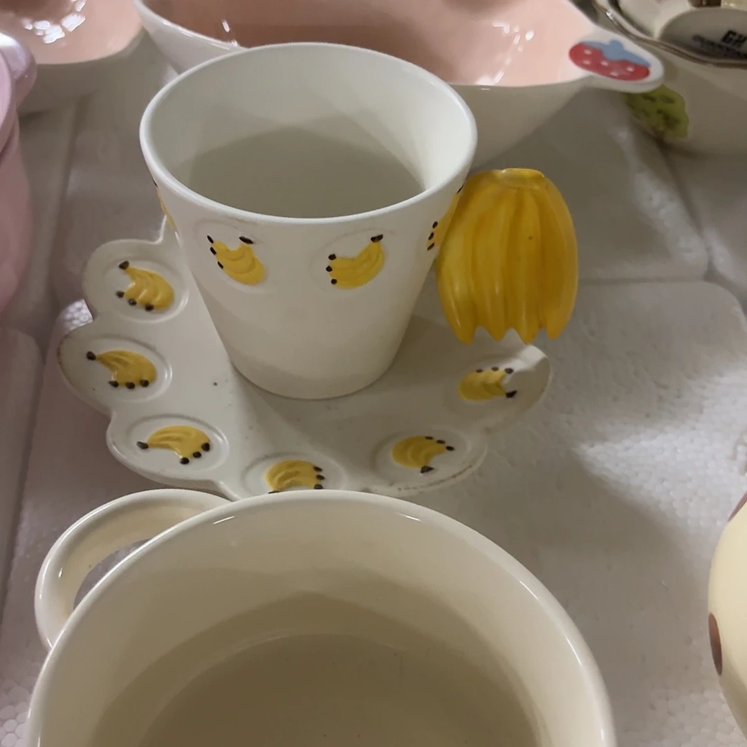 搪瓷香蕉杯杯碟一套