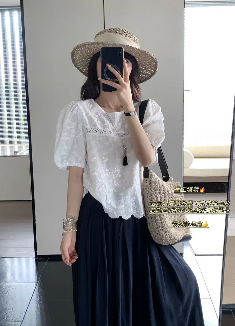 韩系重工刺绣花蕾丝边圆领小衫1555   衣长50