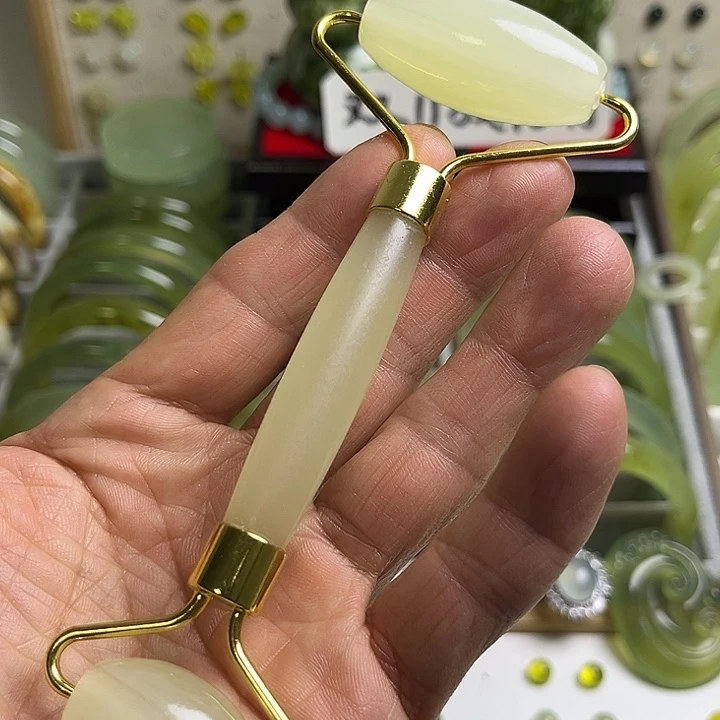 未镶嵌蛇纹石玉吊坠(不含链)