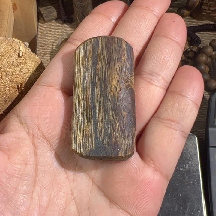 吊坠沉香紫棋楠沉香吊坠7.7克