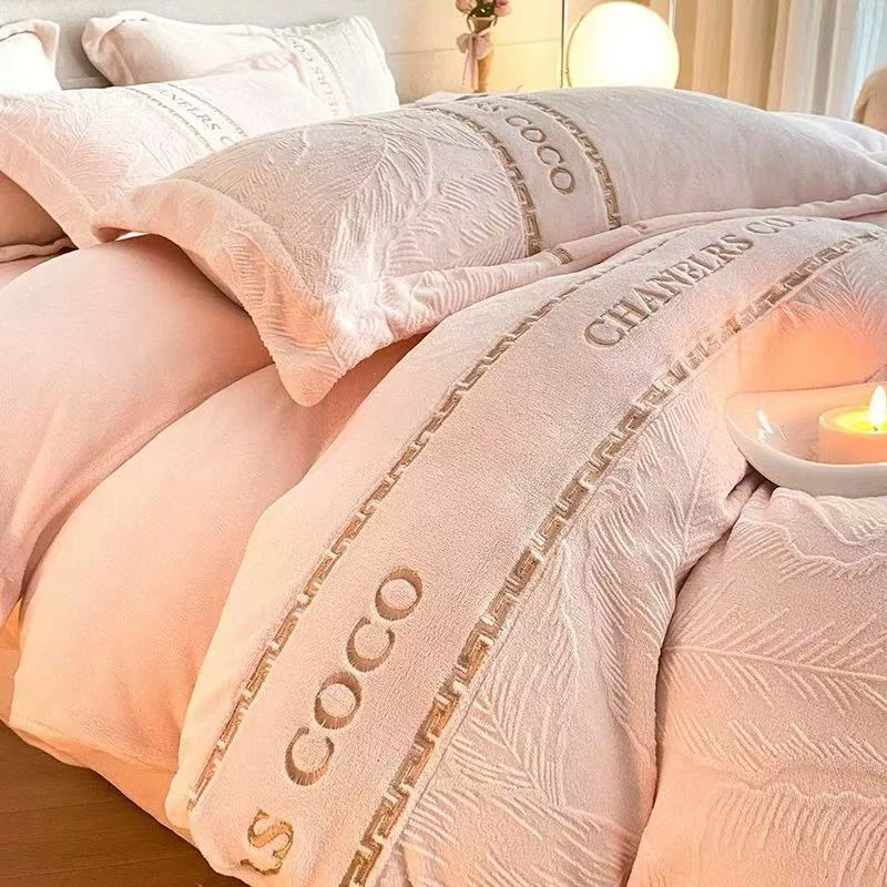 秋冬季 轻奢刺绣高级感牛奶绒床上单被套  加厚双面绒雕花 单被套