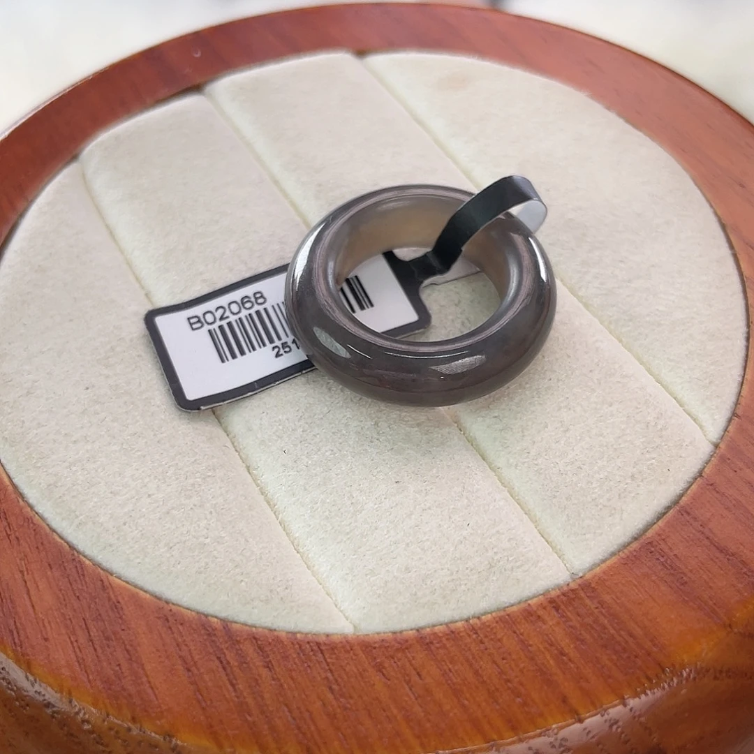 和田玉未镶嵌戒指l93。烟紫甜甜圈。15.3。不退换