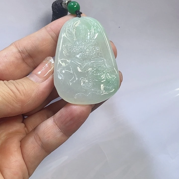 翡翠未镶嵌颈饰观音牌