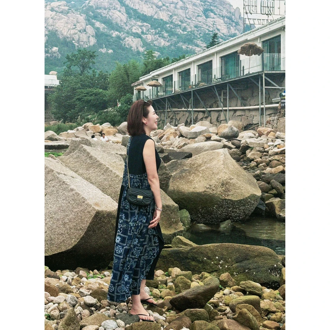 木子静−【青岛的海】设计感宽松减龄拼接无袖背心棉绸连衣裙