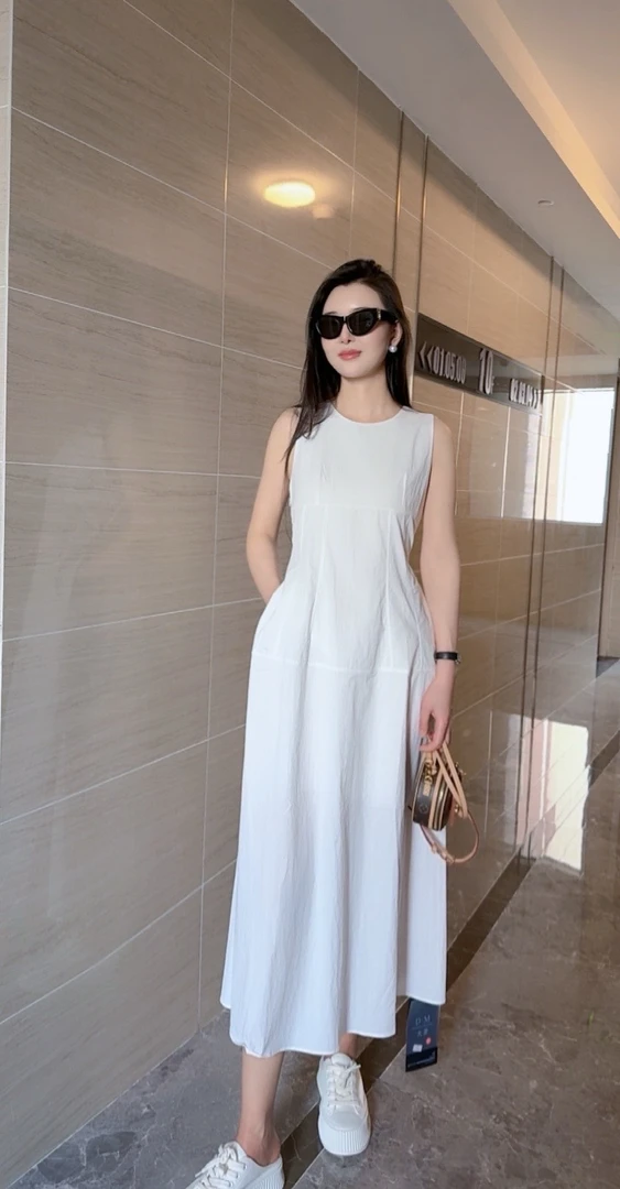【现货】小清新温柔风气质白色无袖连衣裙女2025年夏季最新款法式