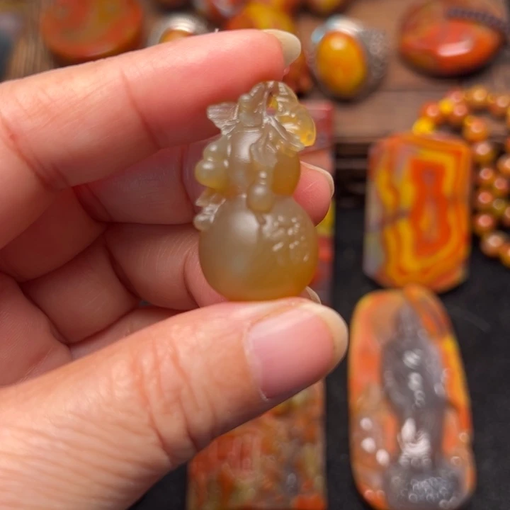 玛瑙/玉髓未镶嵌颈饰巴西玛瑙