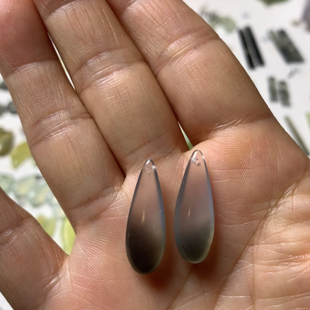 蛇纹石玉未镶嵌耳坠