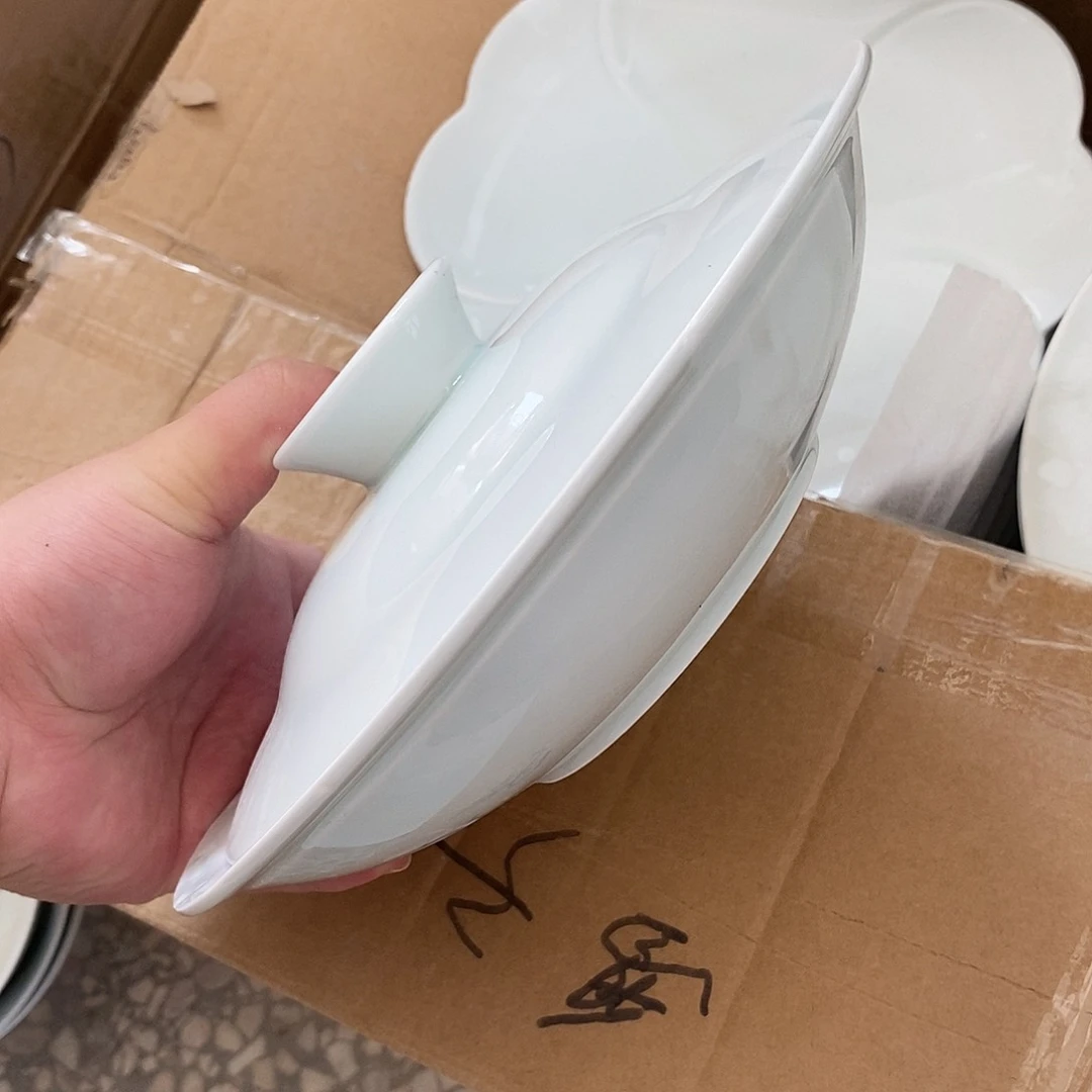 碗8寸青花玲珑瓷盘