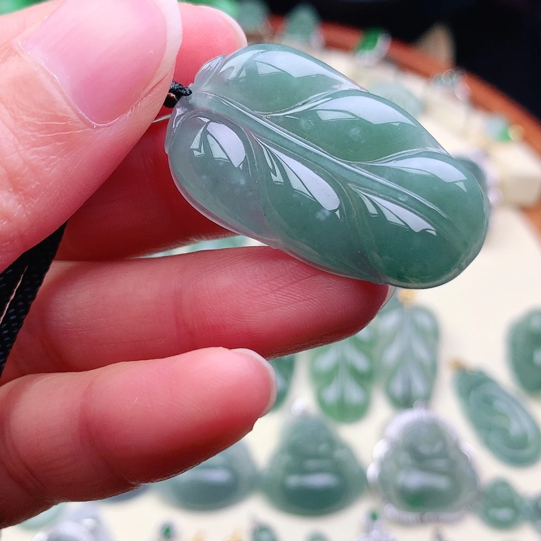 颈饰未镶嵌翡翠吊坠