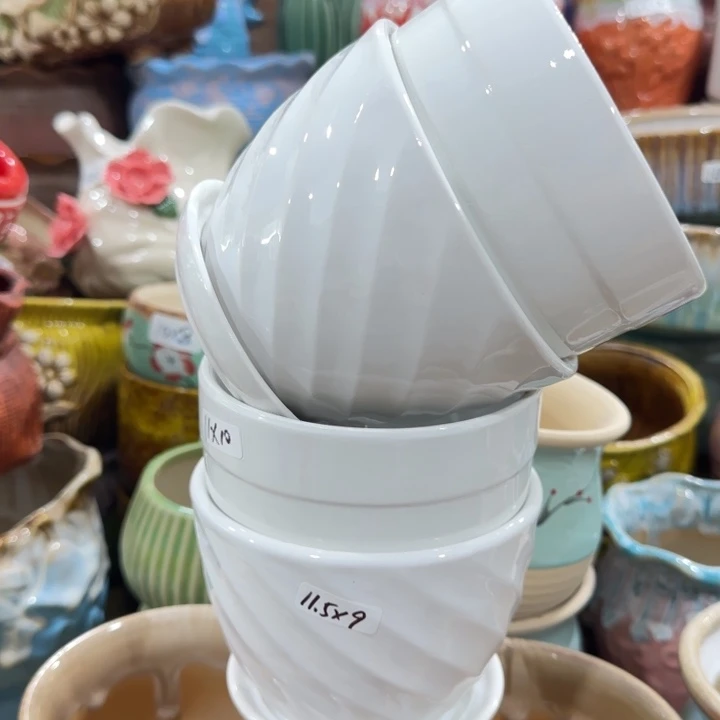 凑9块包邮，有孔花盆