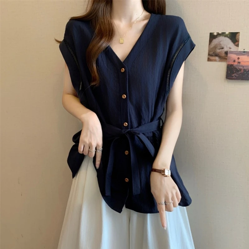 大码法式设计感系带V领无袖衬衫女夏胖M宽松显瘦洋气减龄收腰上衣