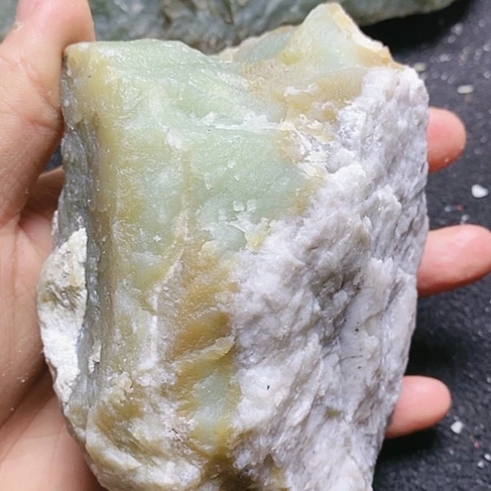 和田玉（糖玉）未镶嵌珠宝半成品此****简