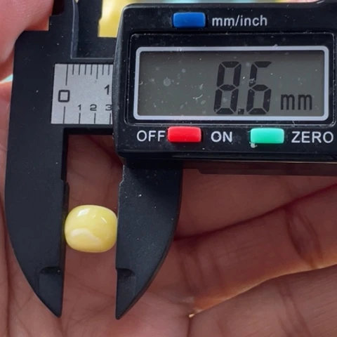 【闪购商品】未镶嵌蜜蜡裸石25号