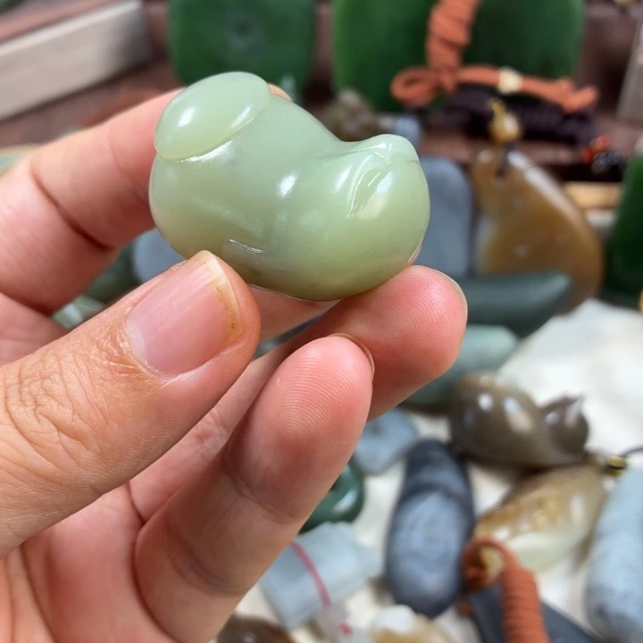 和田玉未镶嵌挂件