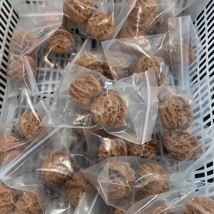 吊坠文玩核桃狮子毛团购